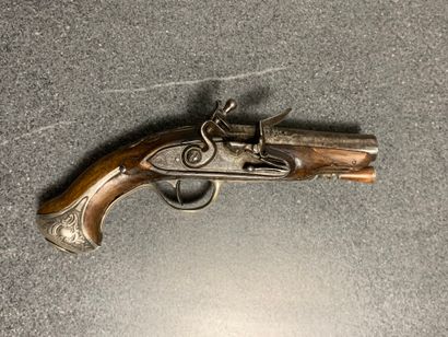 Pistolet à silex de carrosse monté argent,...
