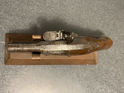 Pistolet à silex de carrosse monté argent,...