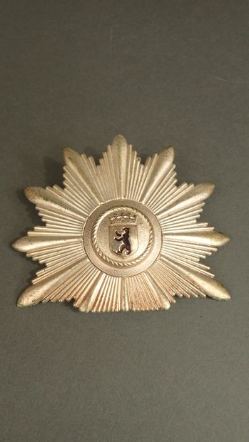 Plaque de Shako de la police de Berlin, complète...
