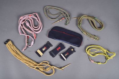Lot: un bonnet de police de lieutenant TDM...