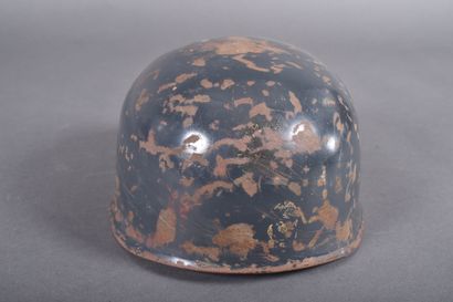 Coque de casque de parachutiste allemand...