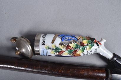 Grande pipe à fourneau en porcelaine du réserviste...