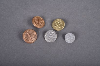Ensemble de 5 boutons de marine ou d’artillerie,...