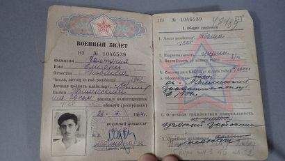 URSS. Ensemble composé de quatorze éléments...