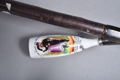 Grande pipe à fourneau en porcelaine (fêl)...