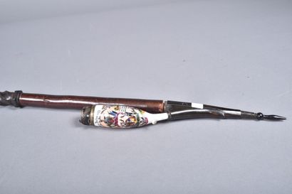 Grande pipe à fourneau en porcelaine du réserviste...