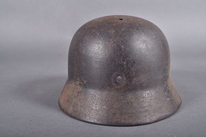 Coque de casque allemand modèle 1940 en acier...