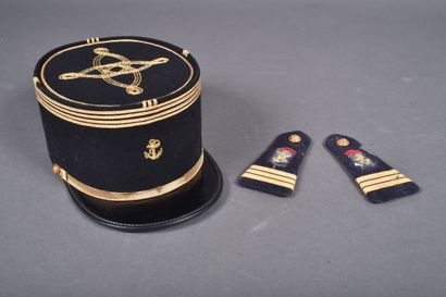 Képi de capitaine des troupes de Marine....