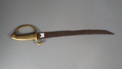 Sabre briquet. Poignée monobloc en laiton...
