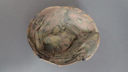 Couvre casque allemand pour les troupes d’Elite,...