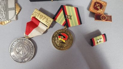 ALLEMAGNE et AUTRICHE. Ensemble de 6 décorations...