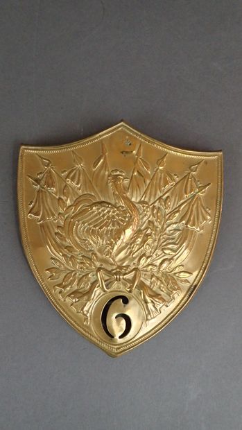 Plaque de sabretache au coq, complète de...