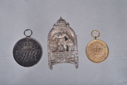 ALLEMAGNE. Lot composé de trois médailles...