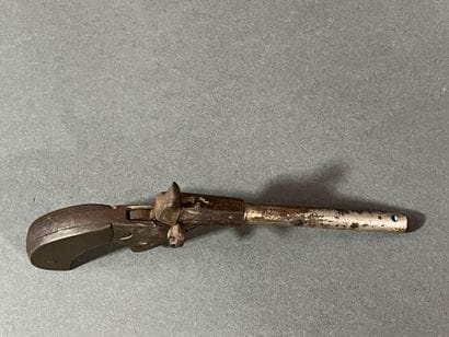 Pistolet de cycliste.
Un coup à chargement...