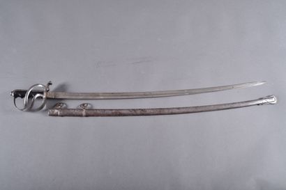 Sabre d’officier de cavalerie italien.
Monture...