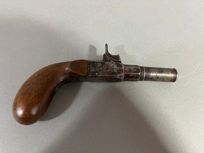 Petit pistolet coup de poing à percussion....