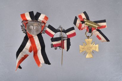 ALLEMAGNE. Lot composé de trois insignes...