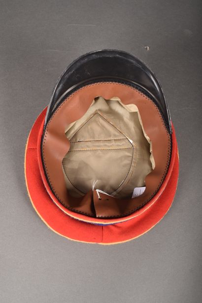 Casquette de type Allemande, Rouge, banddeau...