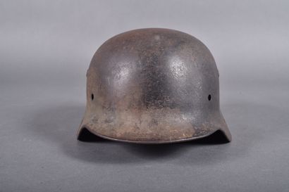 Coque de casque allemand modèle 1940 en acier...