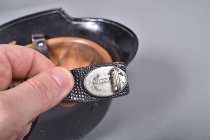 Casque allemand mod 33, peint en noir de...