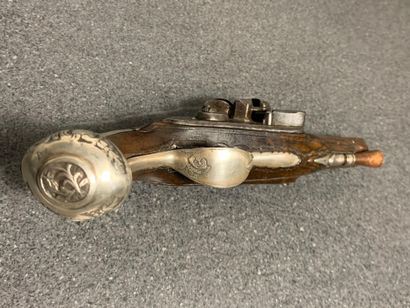 Pistolet à silex de carrosse monté argent,...