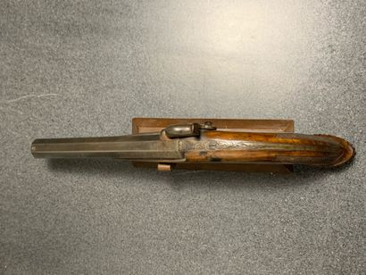 Pistolet d’officier vers 1830.

Platine arrière...