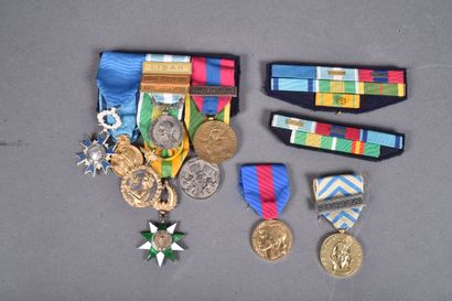 Ensemble de décorations: Chevalier de l’ONM,...