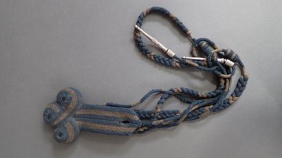 Paire d’épaulettes et fourragère. BE.