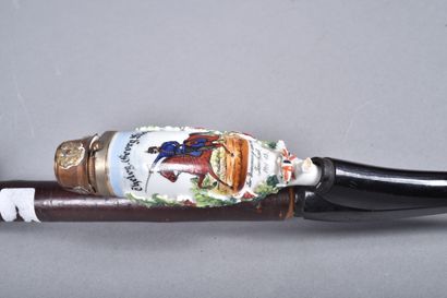 Grande pipe à fourneau en porcelaine du réserviste...