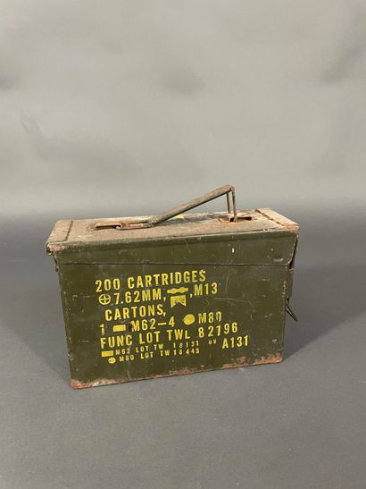 Caisse à munitions américaine pour 200 cartouches...