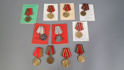 URSS. Ensemble composé de onze éléments dont...