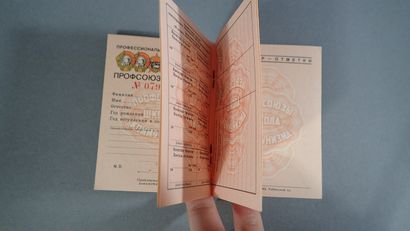 URSS. Ensemble composé de quatorze éléments...
