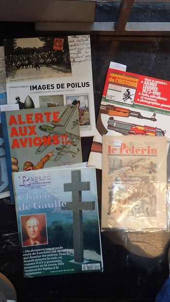 Lot de revues et livres sur les deux guerres...