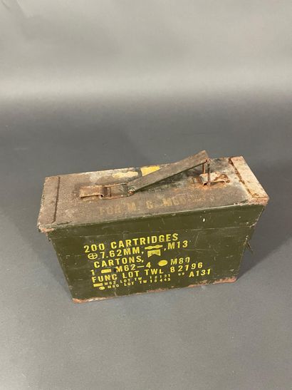 Caisse à munitions américaine pour 200 cartouches...