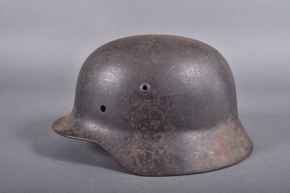 Coque de casque allemand modèle 1940 en acier...
