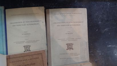 Lot de 10 manuels techniques sur les véhicules...