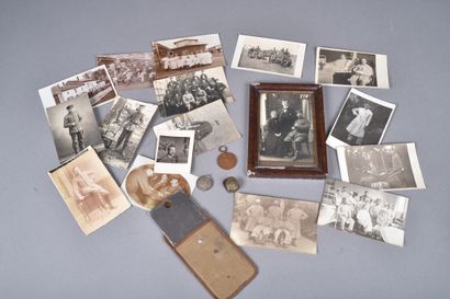 Ensemble de 17 photos ou cartes postales...