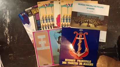 Lot de 8 disques 33t chants et musiques militaires,...