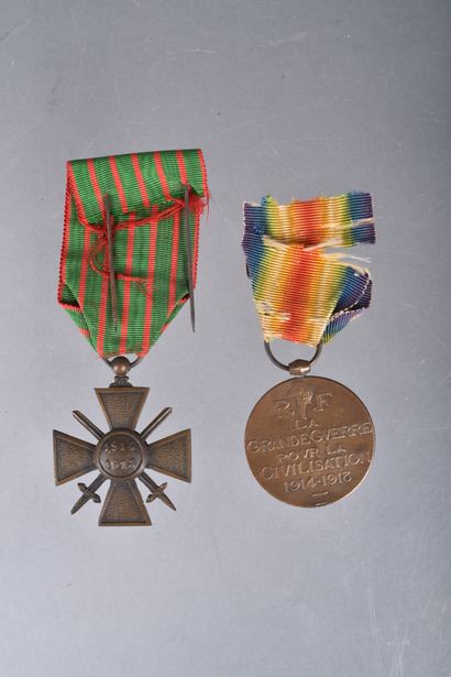 FRANCE. Ensemble composé d’une médaille interalliée...