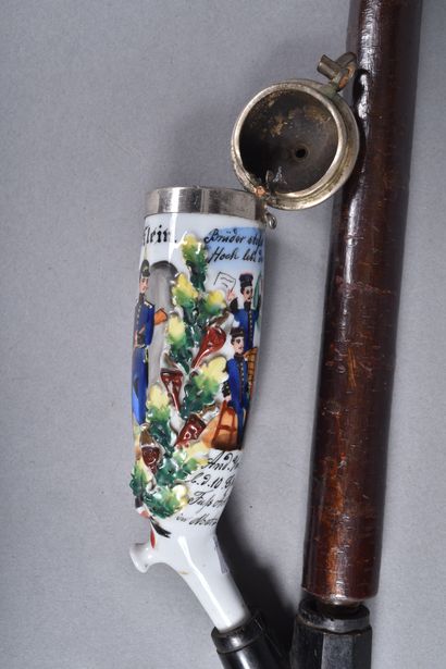 Grande pipe à fourneau en porcelaine du réserviste...