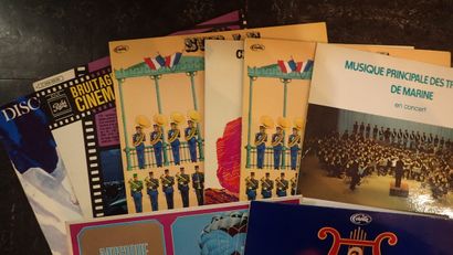 Lot de 8 disques 33t chants et musiques militaires,...