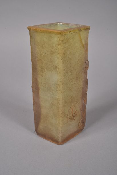 DAUM Nancy. Diamond-shaped frosted glass...