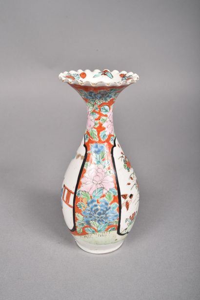Japan, 20th century
Two small polychrome...