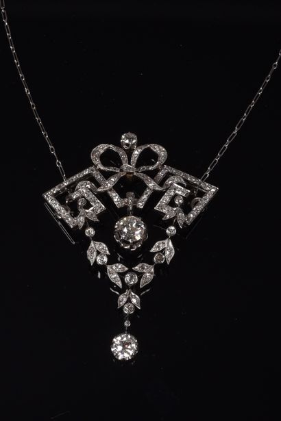Necklace adorned with a platinum (850 thousandths)...