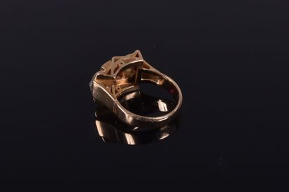 Yellow and two-tone gold (750 thousandths)...
