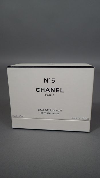 CHANEL. 