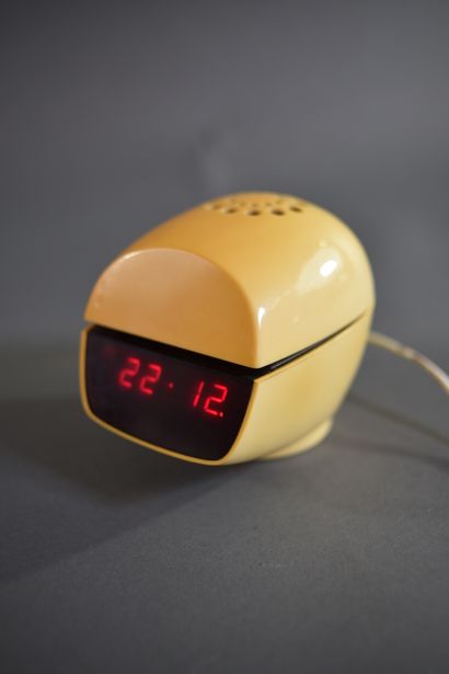 TIMCO. Alarm lamp in yellowed plastic, with...