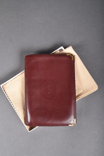 CARTIER 
Cardboard box comprising a wallet...