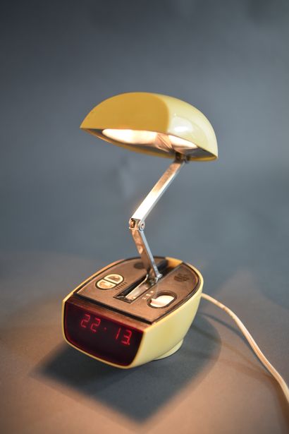 TIMCO. Alarm lamp in yellowed plastic, with...