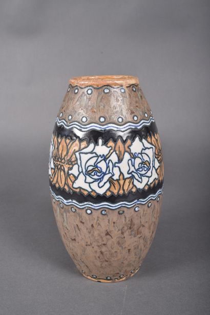 Kéramis, Boch Frères in La Louvière. 
Polychrome...